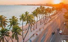 Edf á beira mar de Ponta Verde- melhor localização na Orla de Maceió- Apt 02 quartos com vista lateral mar